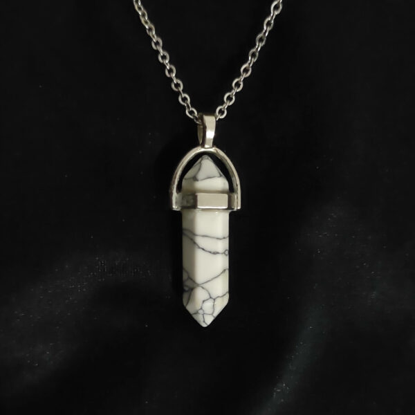 Collar de Howlita